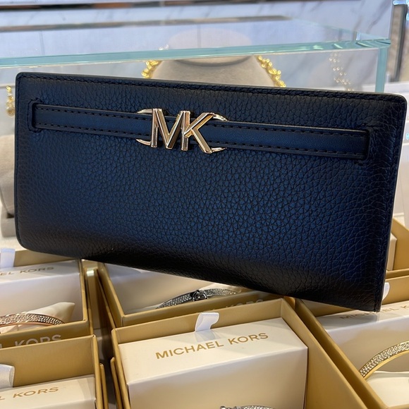 Michael Kors Reed Large Bifold Pebbled Leather Snap Wallet Card Case
Black
NWT - Picture 7 of 16